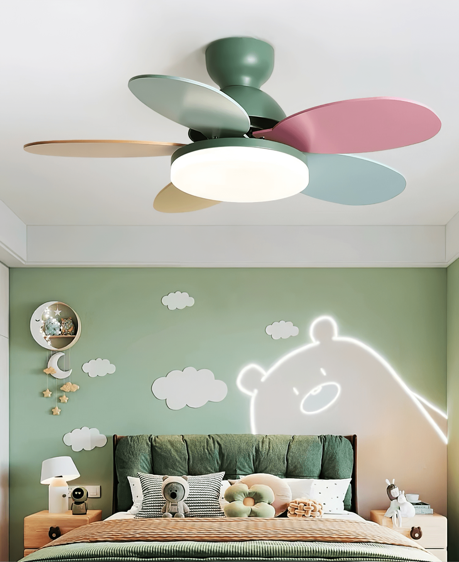 LED Deckenventilator mit blütenblattförmigen Flügeln