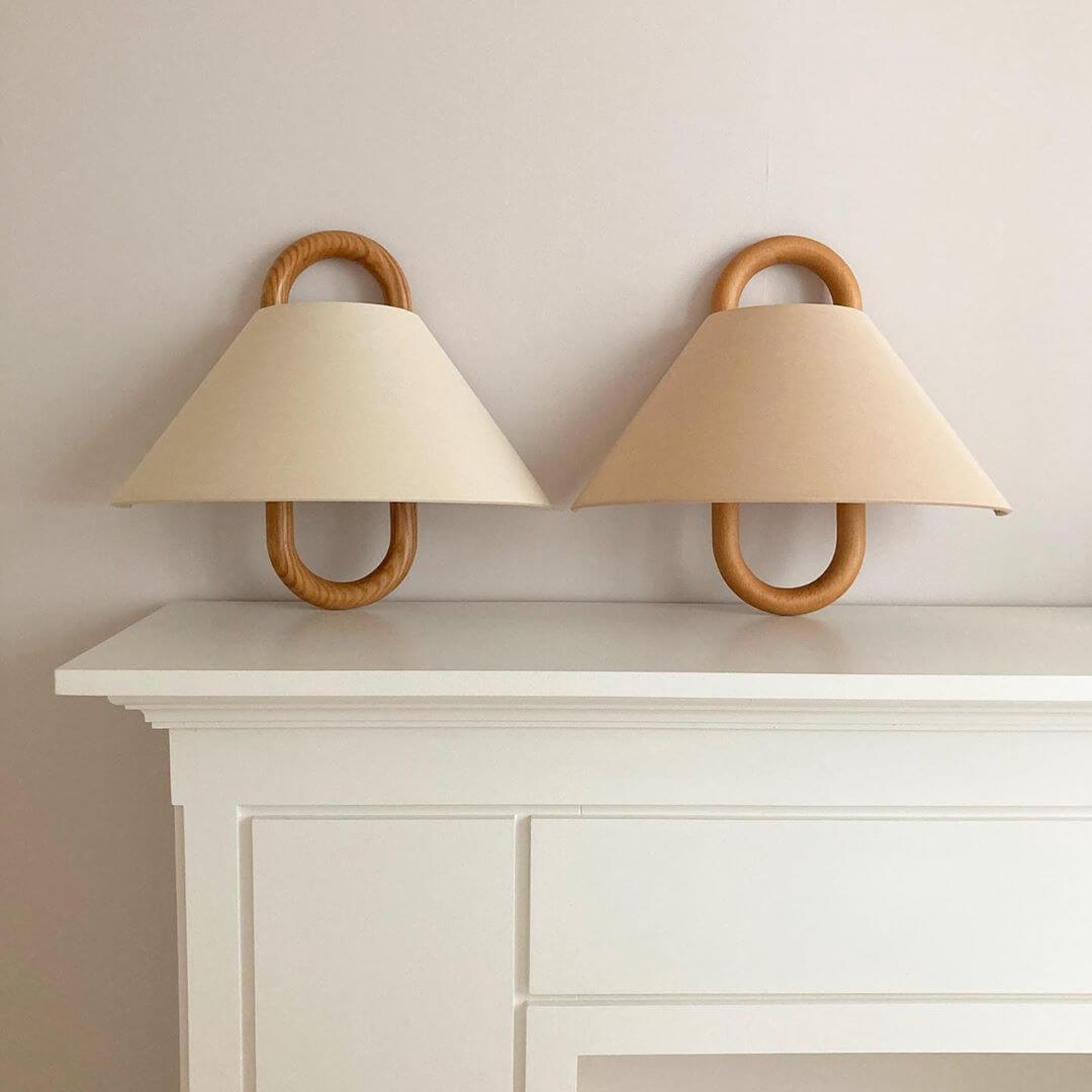Kegelförmige Wandlampe