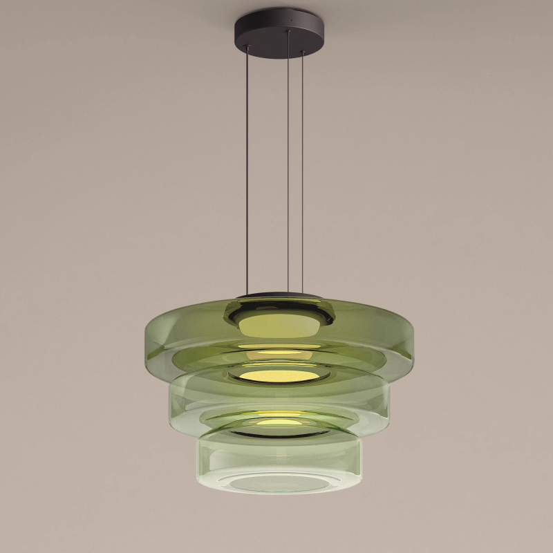 Deckenpendelleuchte mit gestaffelten Glasschirmen