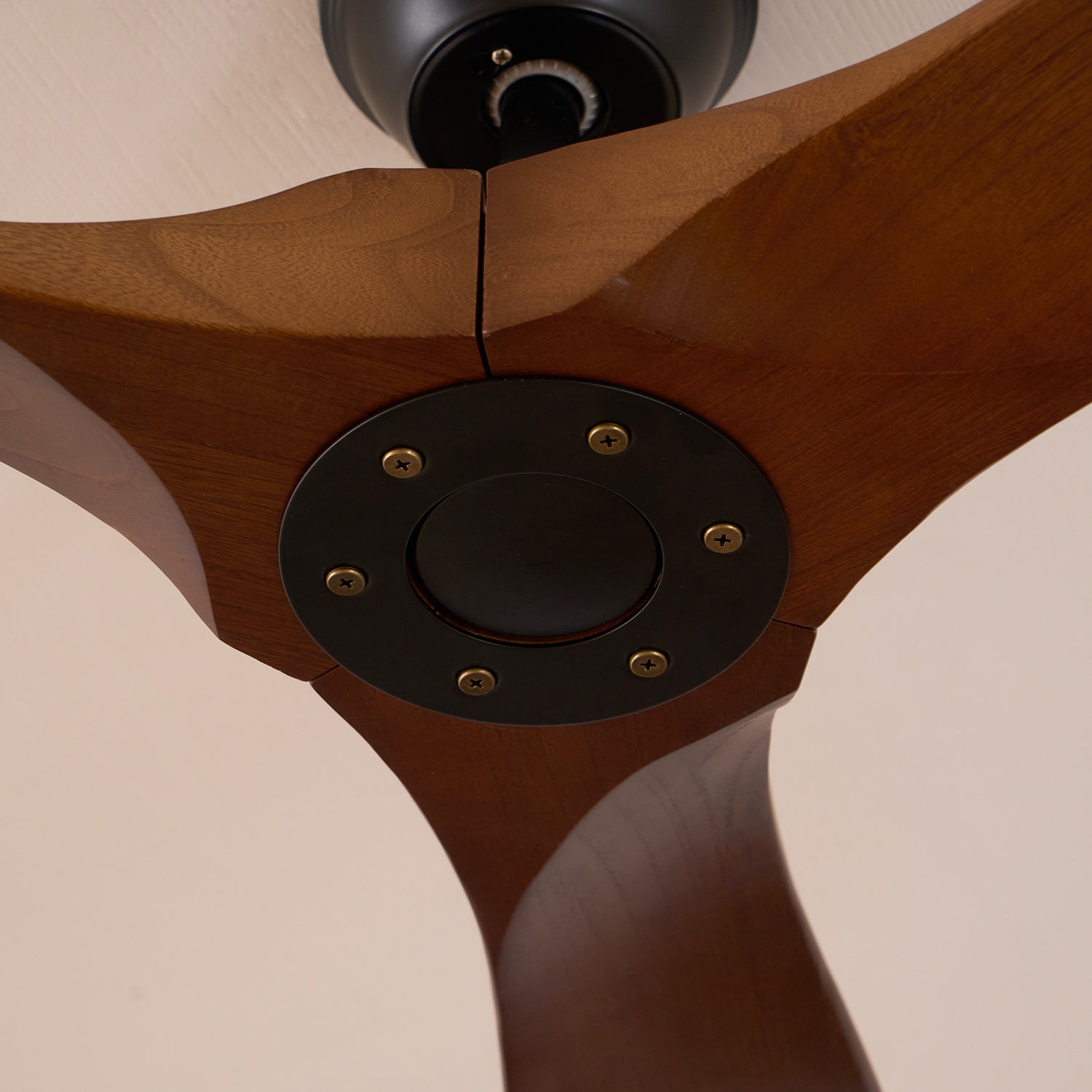 Aerodynamischer Deckenventilator für Innenräume