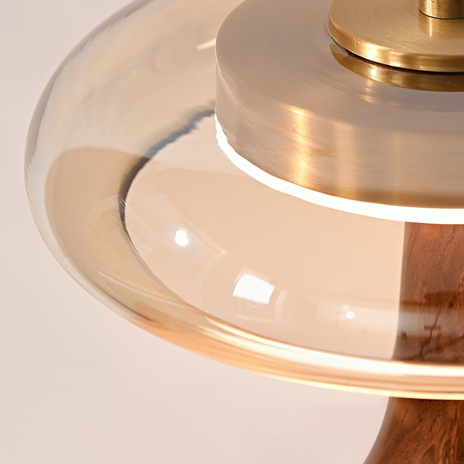 Tropfenförmige Tischlampe mit Glasdome