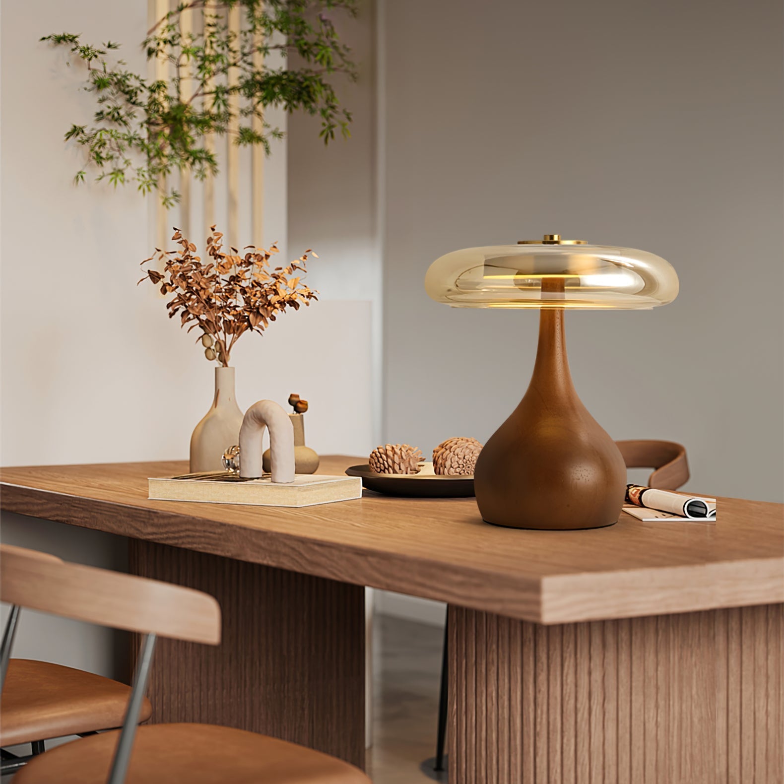 Tropfenförmige Tischlampe mit Glasdome