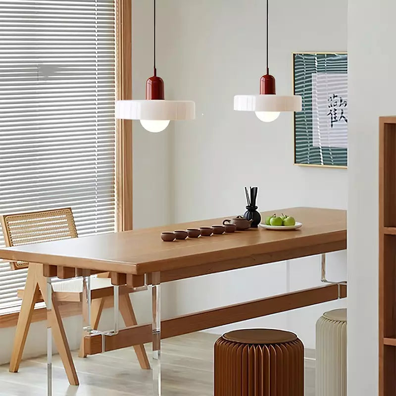 Pendelleuchte mit Glasschirm