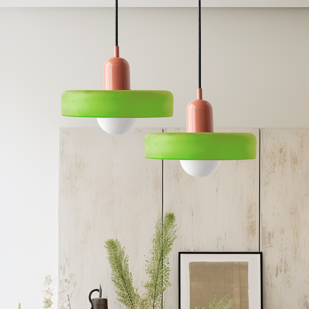 Pendelleuchte mit Glasschirm