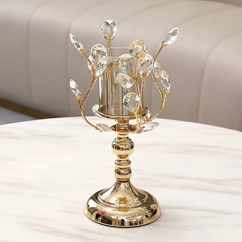 Dekorativer Kerzenhalter mit Glasbehälter