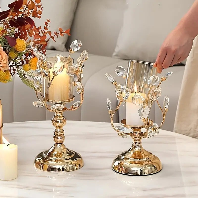 Dekorativer Kerzenhalter mit Glasbehälter