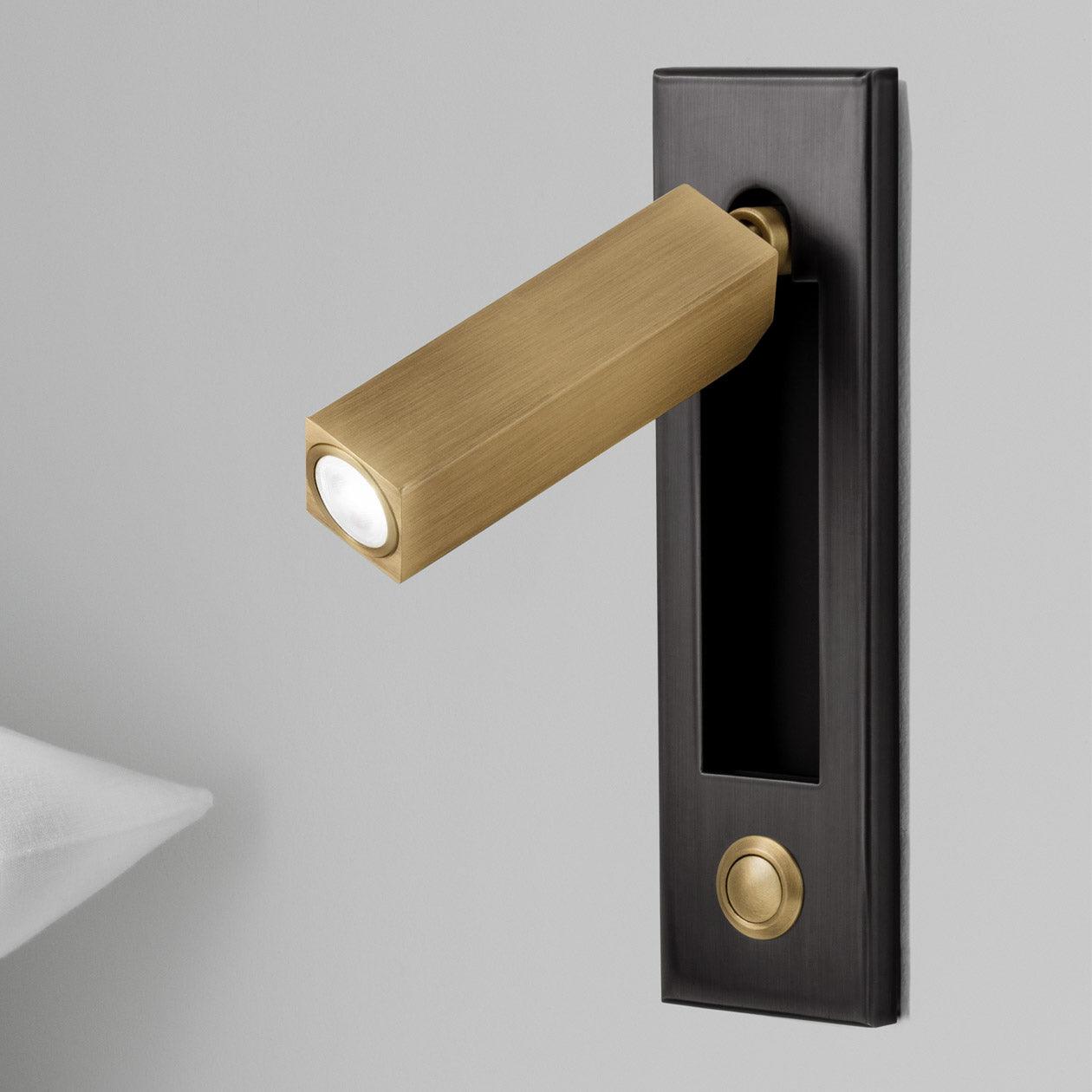 Wandmontierte Nachttischleuchte mit integrierter LED