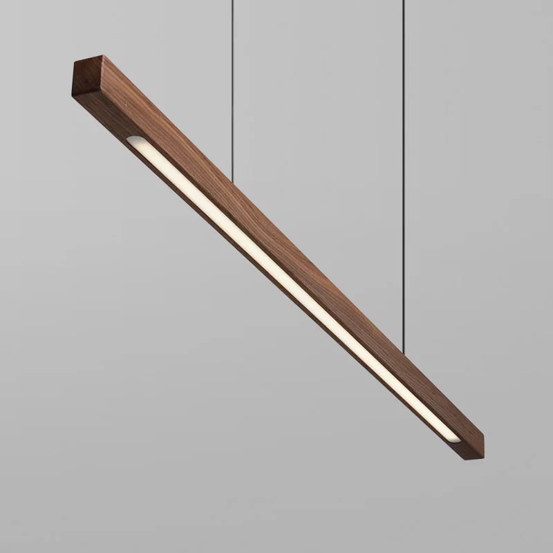 Lineare Pendelleuchte aus Holz