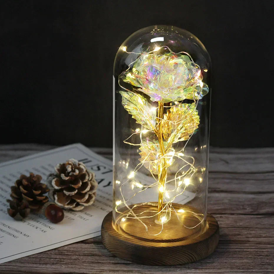 Tischlampe mit konservierter Rosenfigur