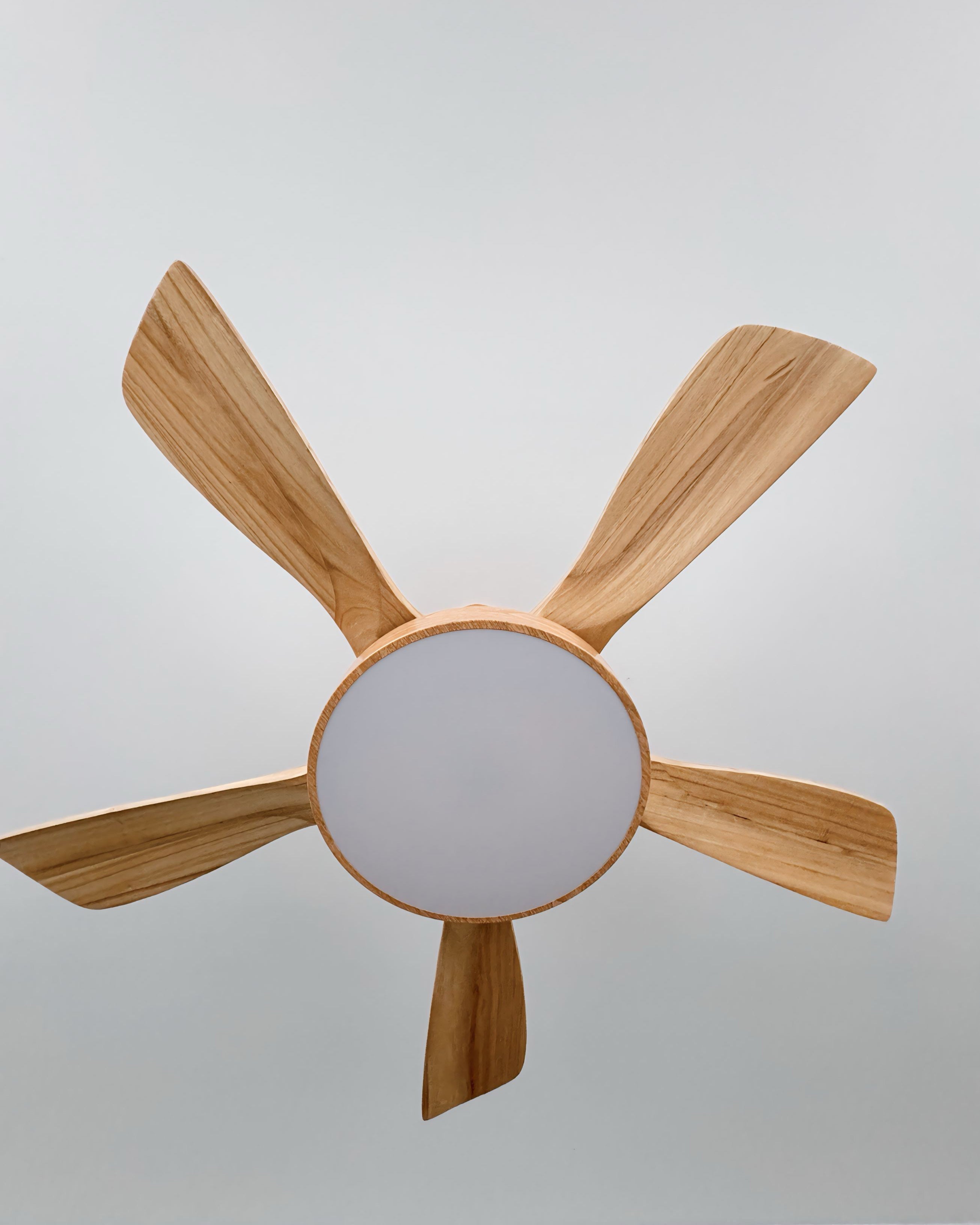 LED-Deckenleuchte mit umschaltbarem Ventilator