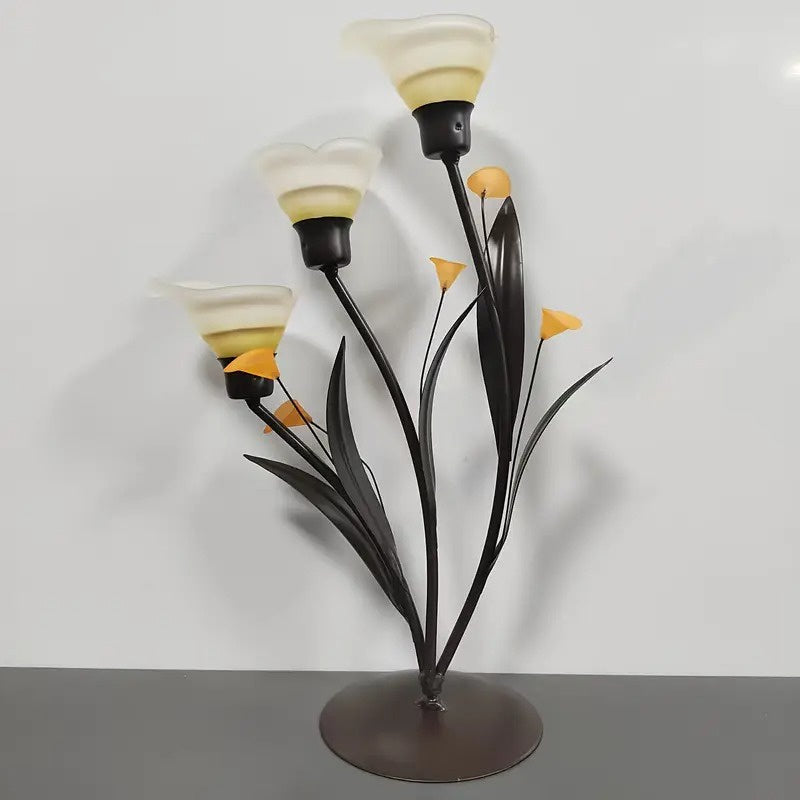 Kerzenhalter im Blumenstil