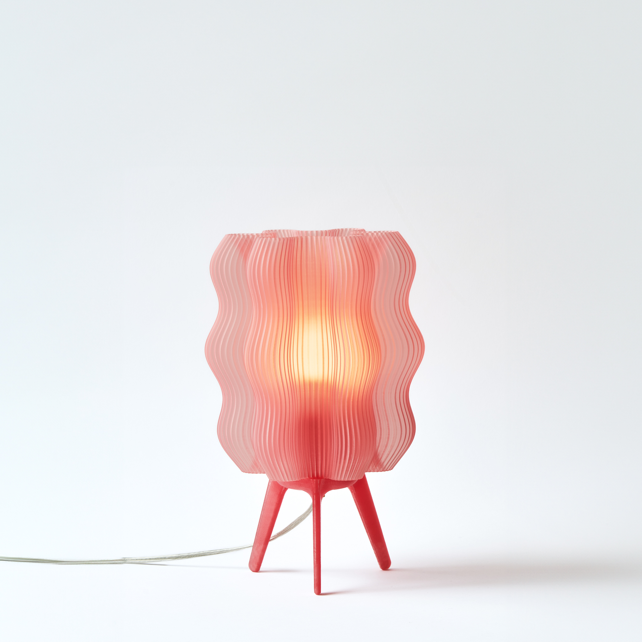 Wellenförmige Tischlampe