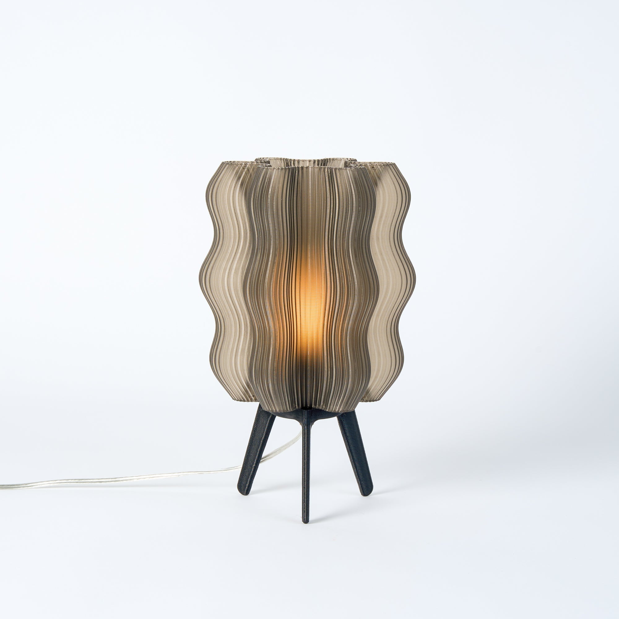 Wellenförmige Tischlampe