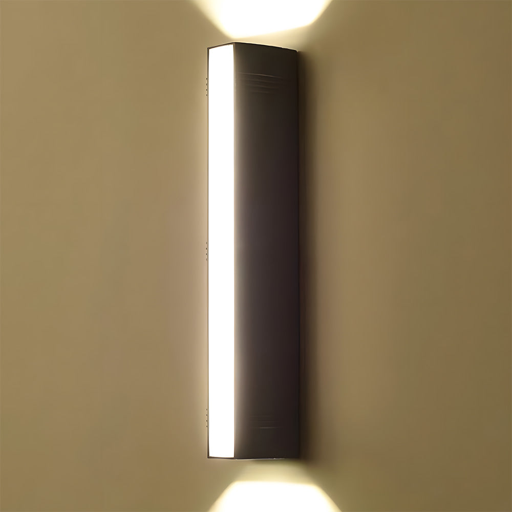 Vertikale doppelseitige Wandlampe für den Außenbereich