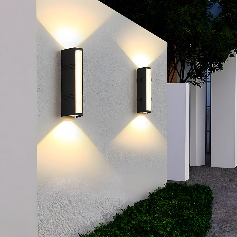 Vertikale doppelseitige Wandlampe für den Außenbereich