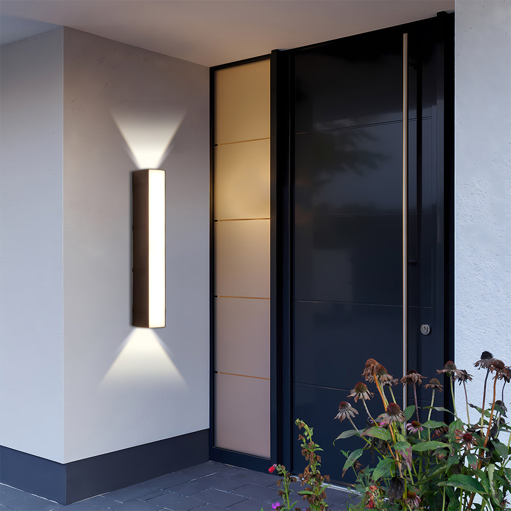 Vertikale doppelseitige Wandlampe für den Außenbereich