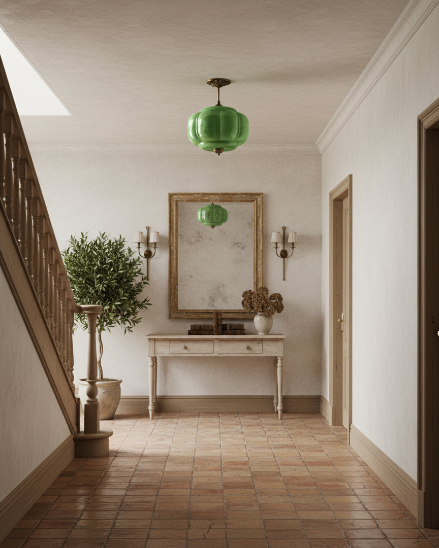 Glas-Deckenlampe mit Messingbeschlägen