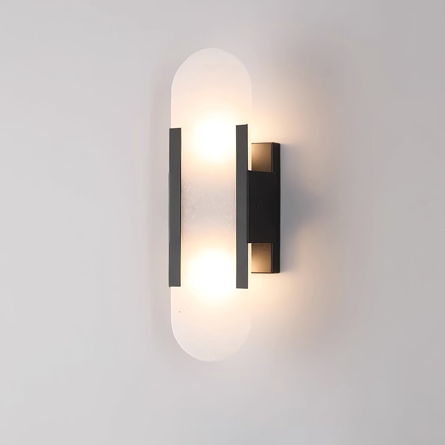 Wandleuchte mit Alabastermuster