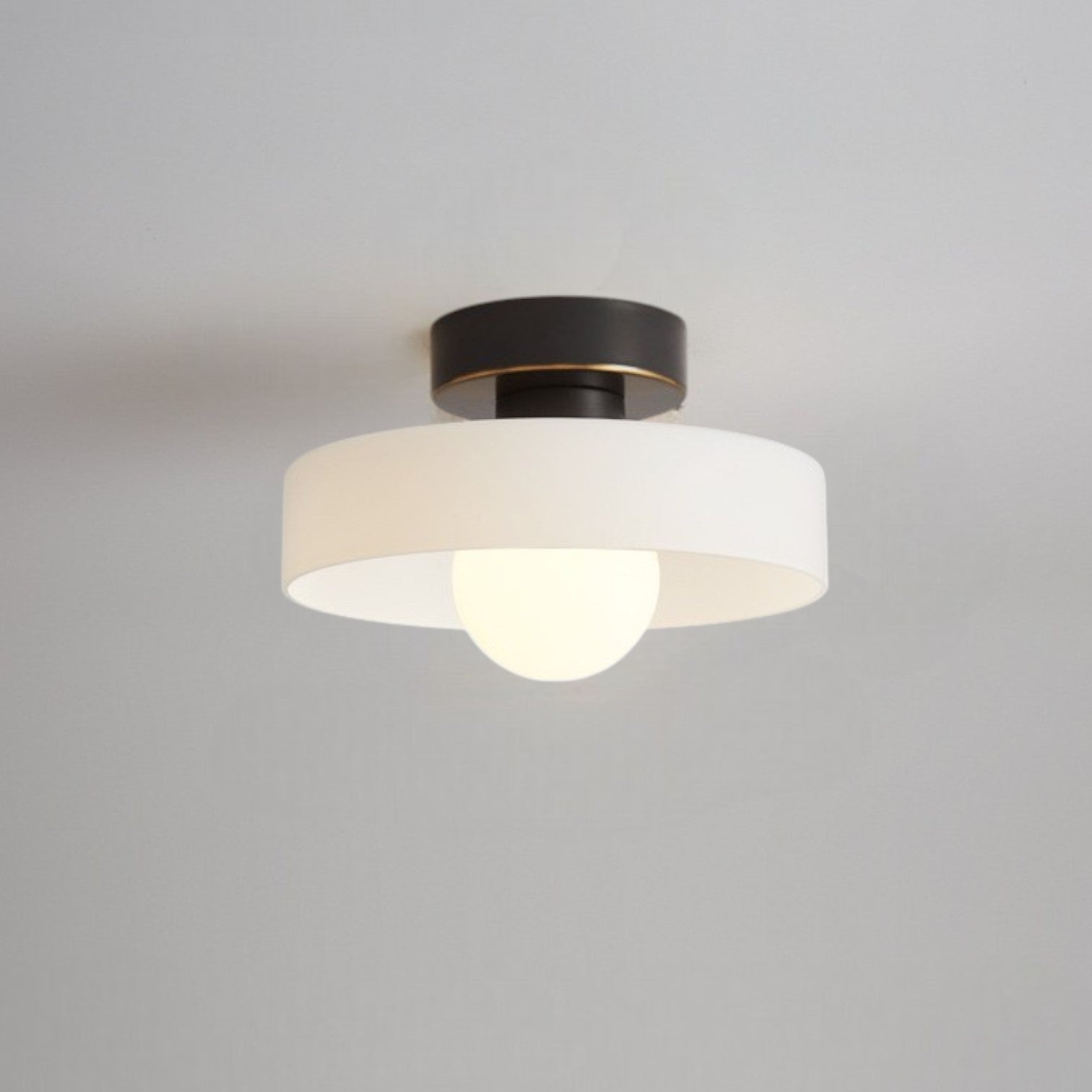 Deckenlampen mit Glasschirmen