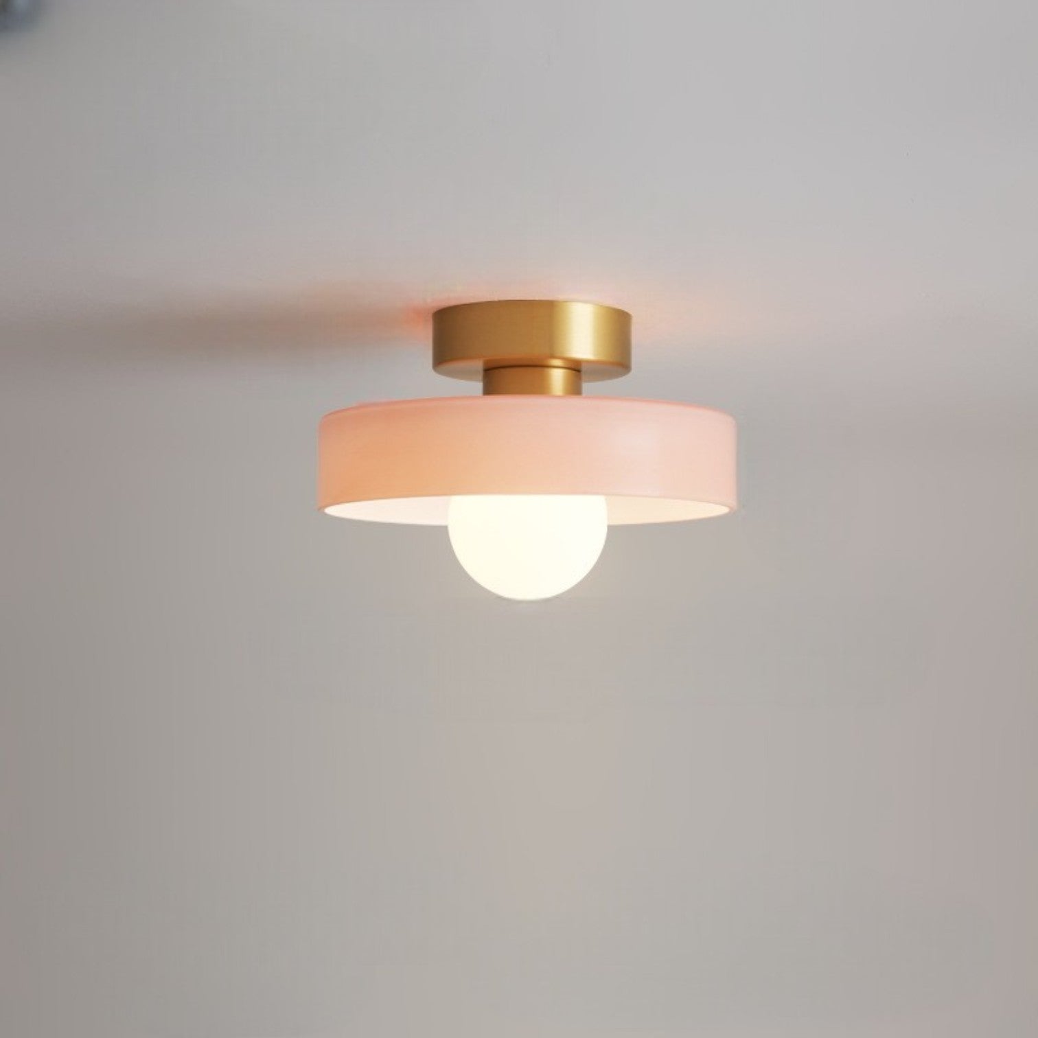 Deckenlampen mit Glasschirmen