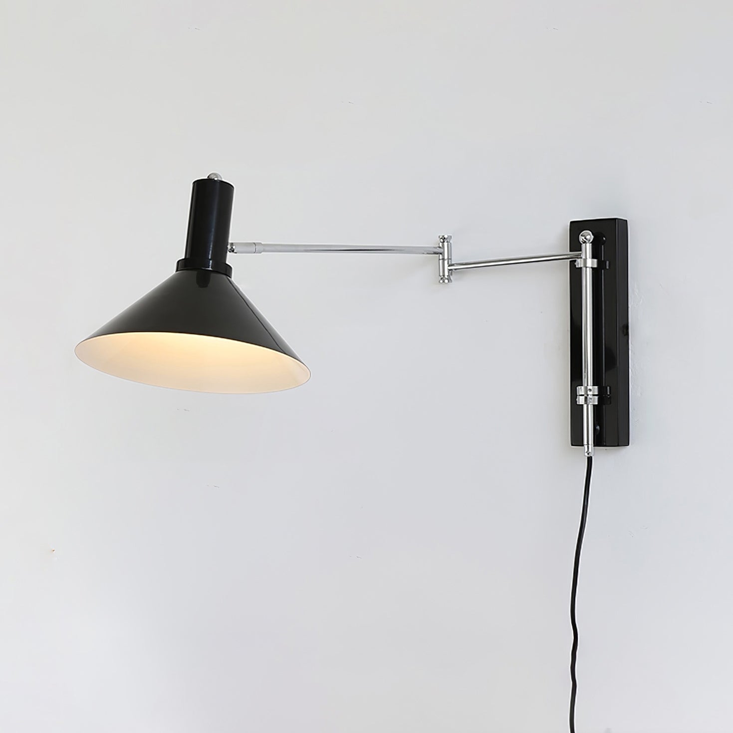Verstellbare Schwenk-Wandlampe