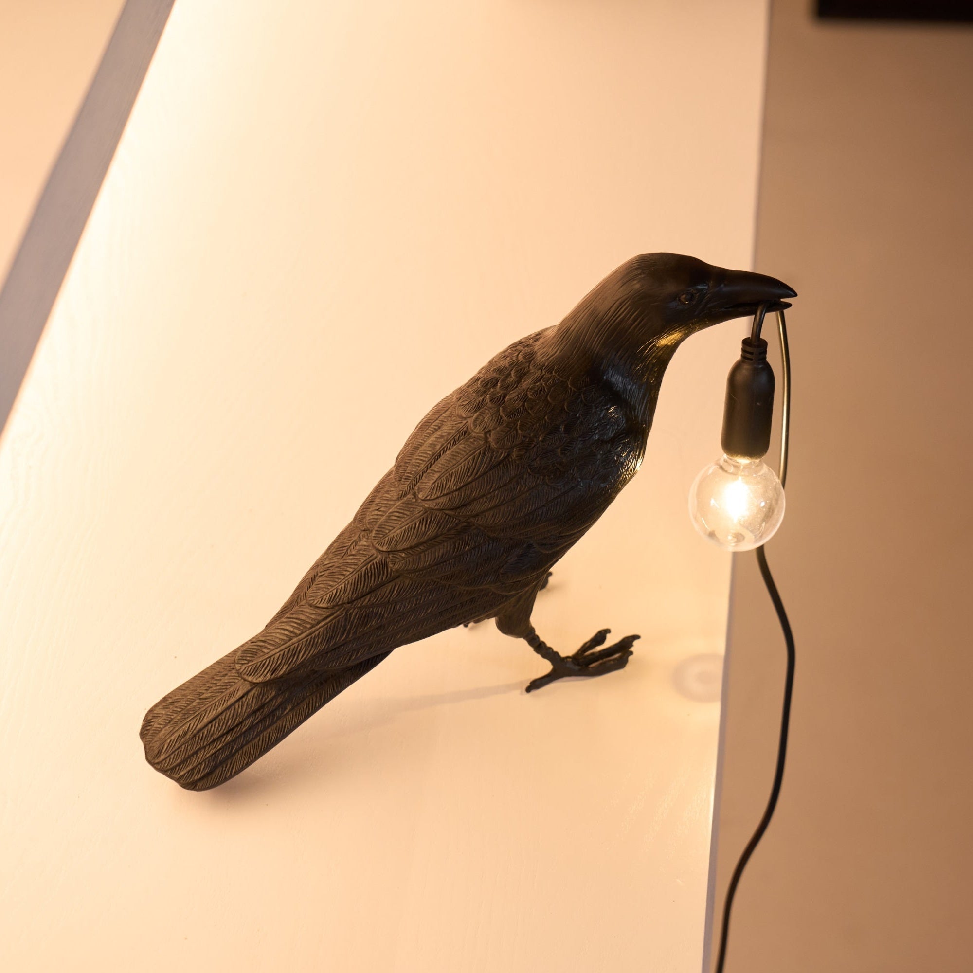 Mitternachtskrähe Lampe | Skulpturaler Akzent