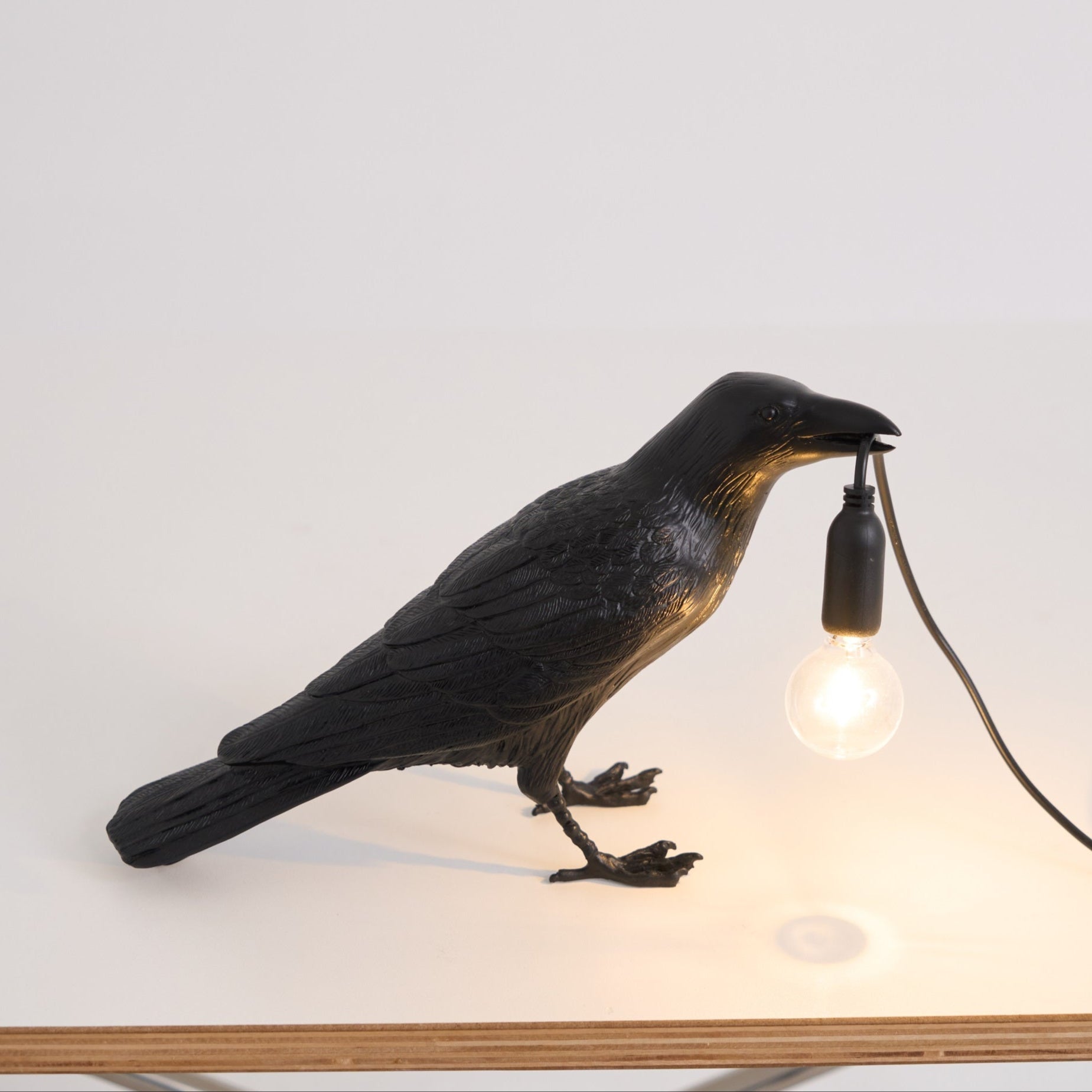 Mitternachtskrähe Lampe | Skulpturaler Akzent