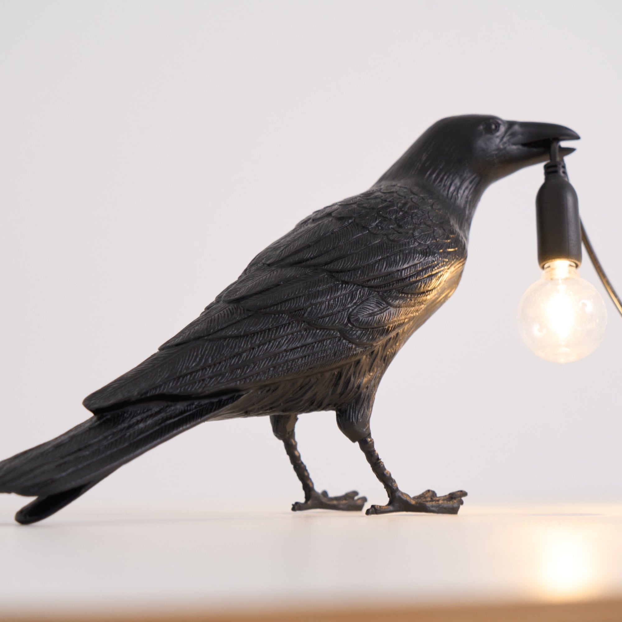 Mitternachtskrähe Lampe | Skulpturaler Akzent