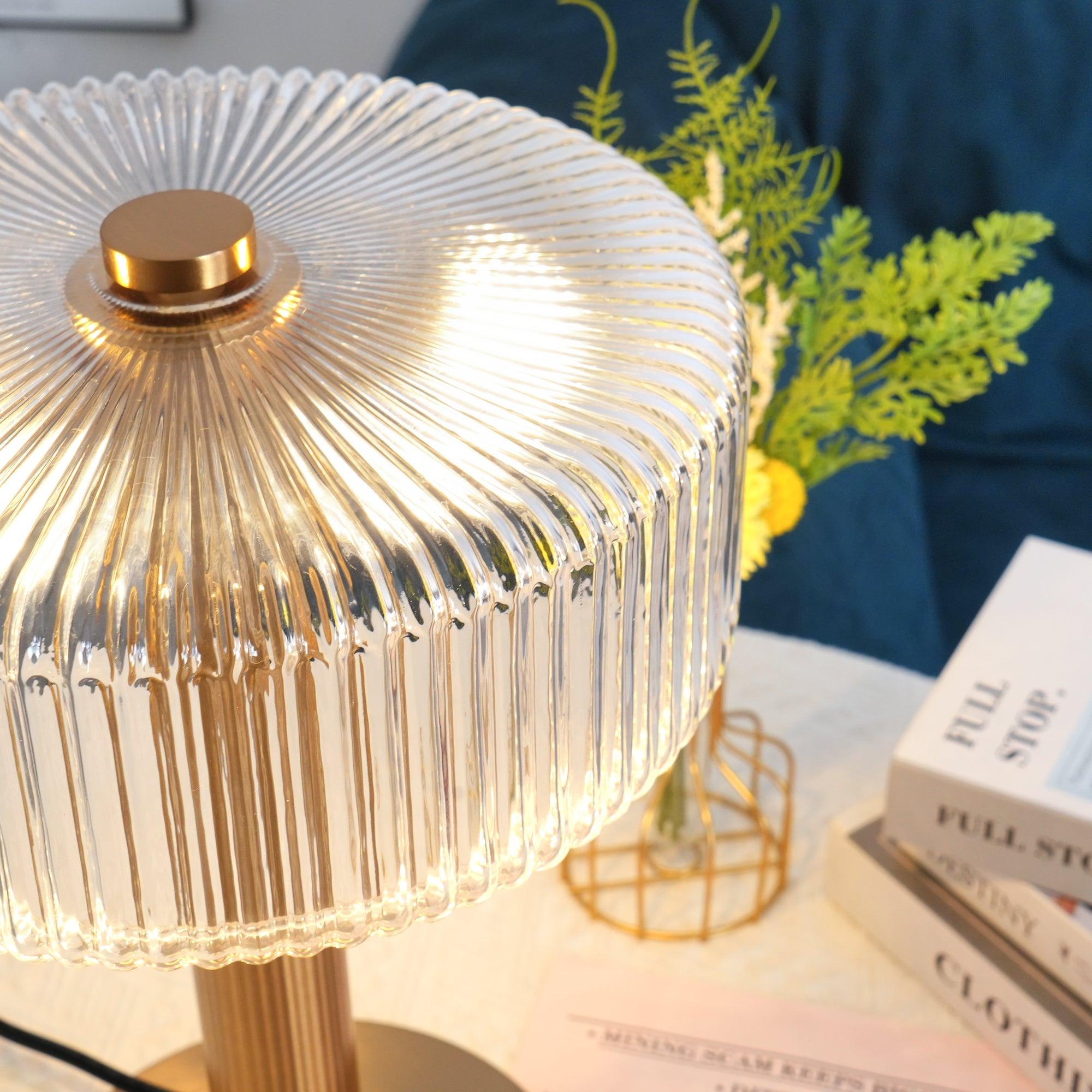 Rippenglas Karussell Tischlampe
