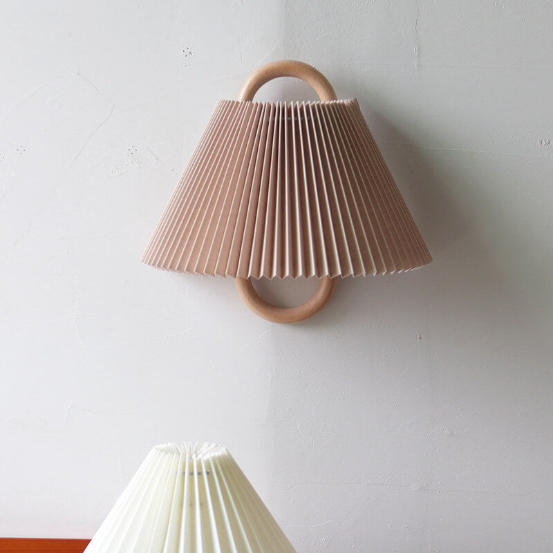 Kegelförmige Wandlampe