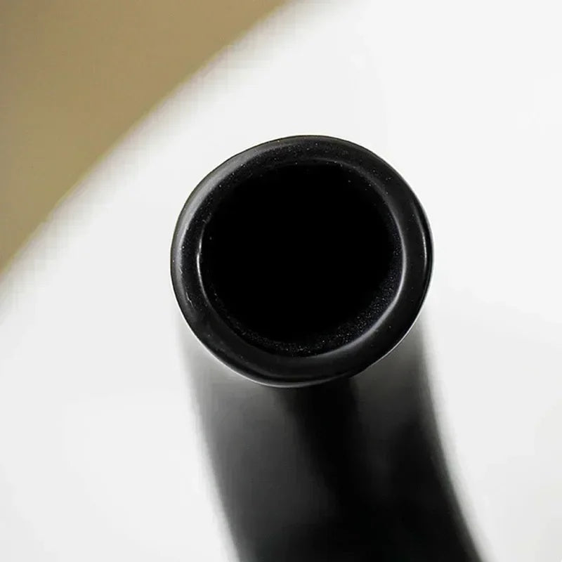 Schlingenförmige Dekorative Vase