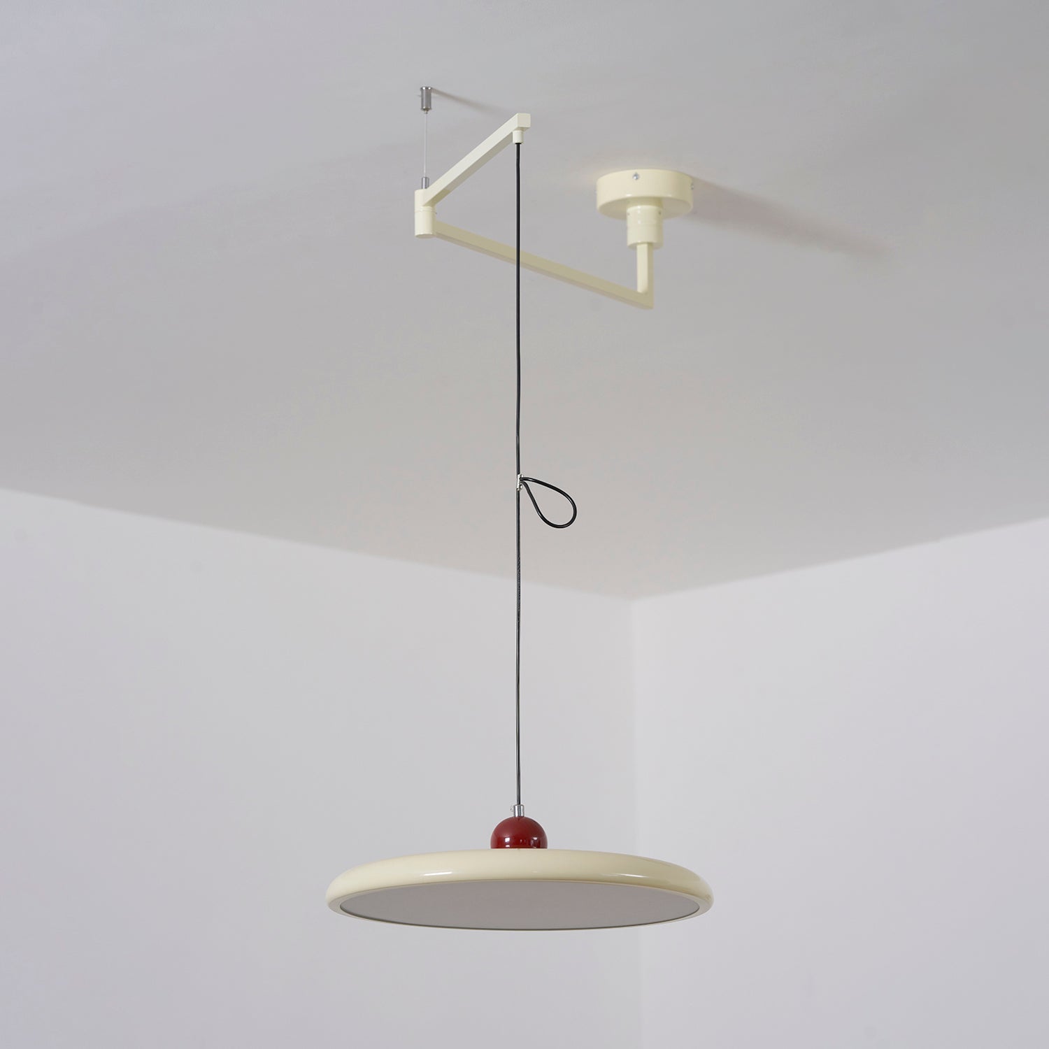 LED-Pendelleuchte zur flächenbündigen Montage