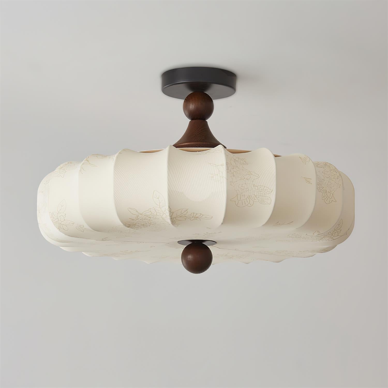 Deckenlampe mit gewelltem Schirm