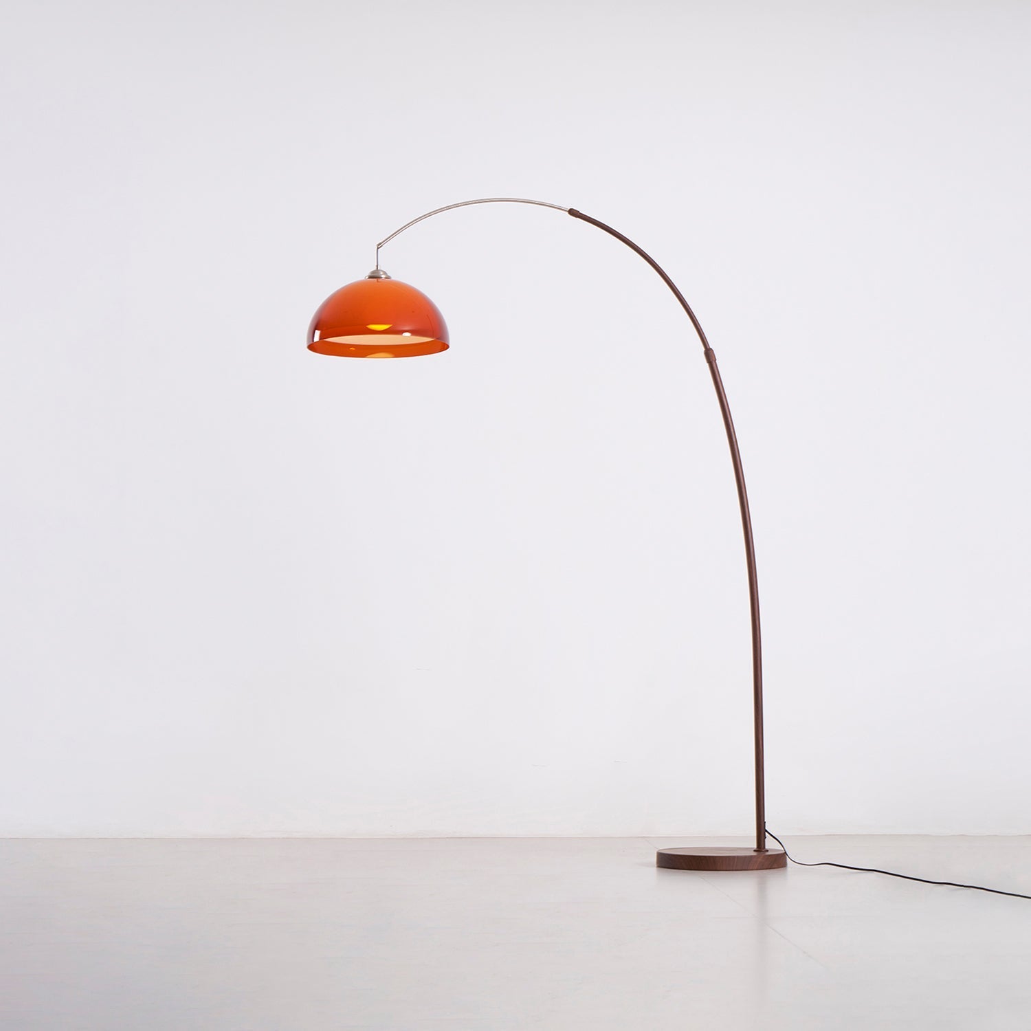 Bogen Stehlampe mit Kuppelschirm
