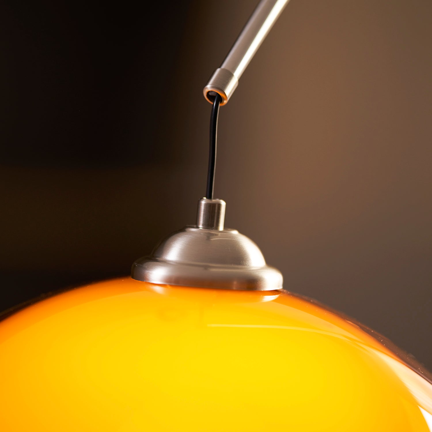 Bogen Stehlampe mit Kuppelschirm