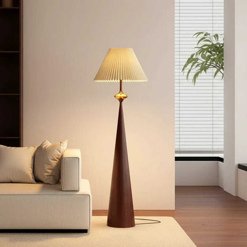 Stehlampe mit Stoffschirm
