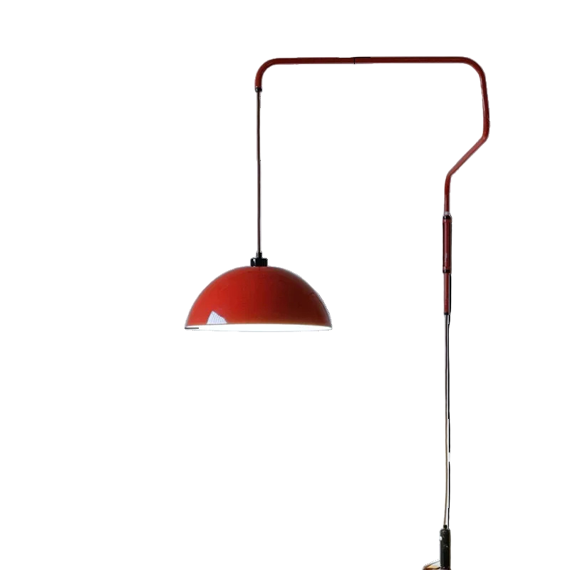 Wandlampe mit Kuppelförmigem Schirm