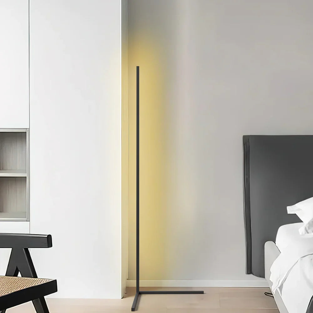 Schlanke Vertikale Stehlampe
