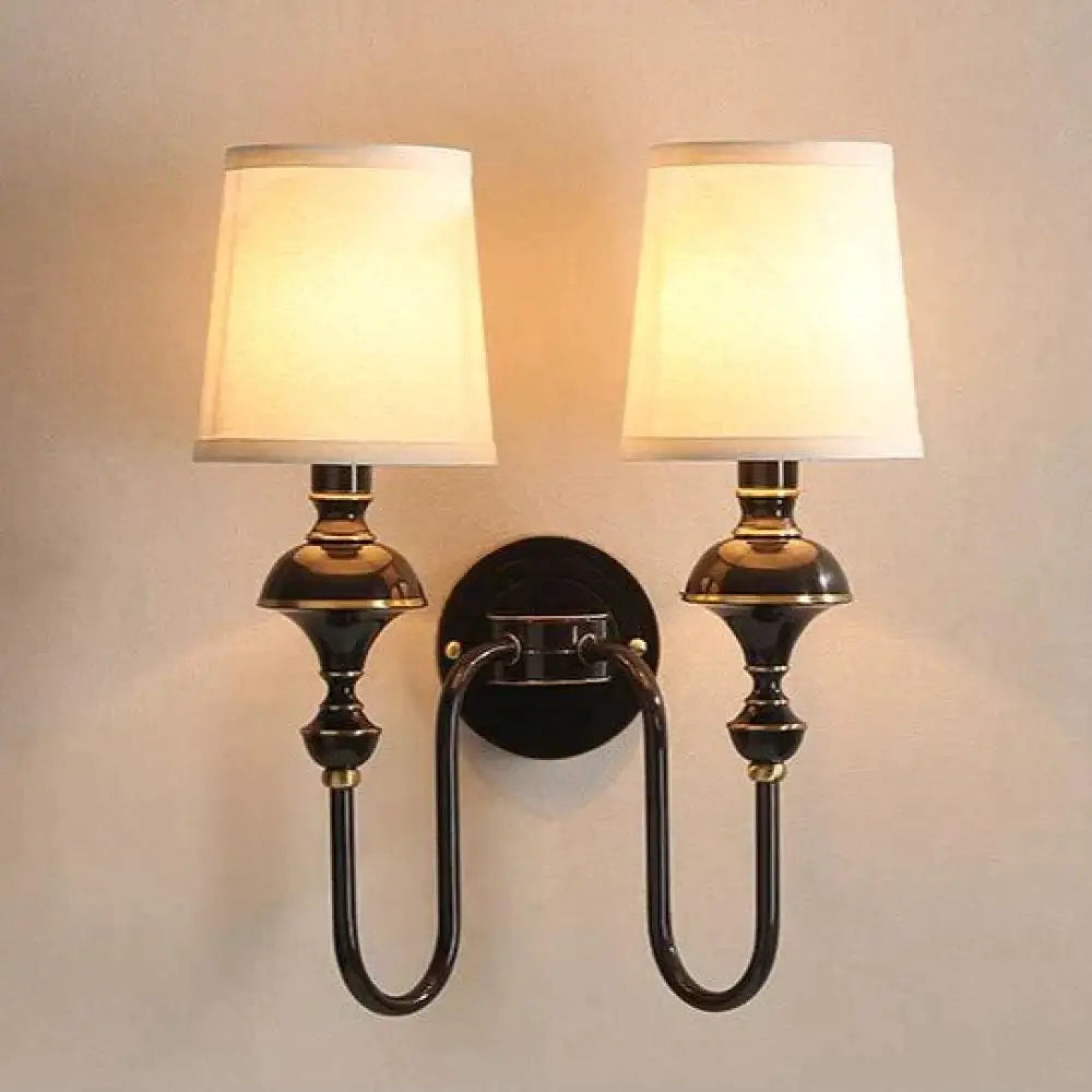 Gebogene Arm Schattierte Wandleuchte
