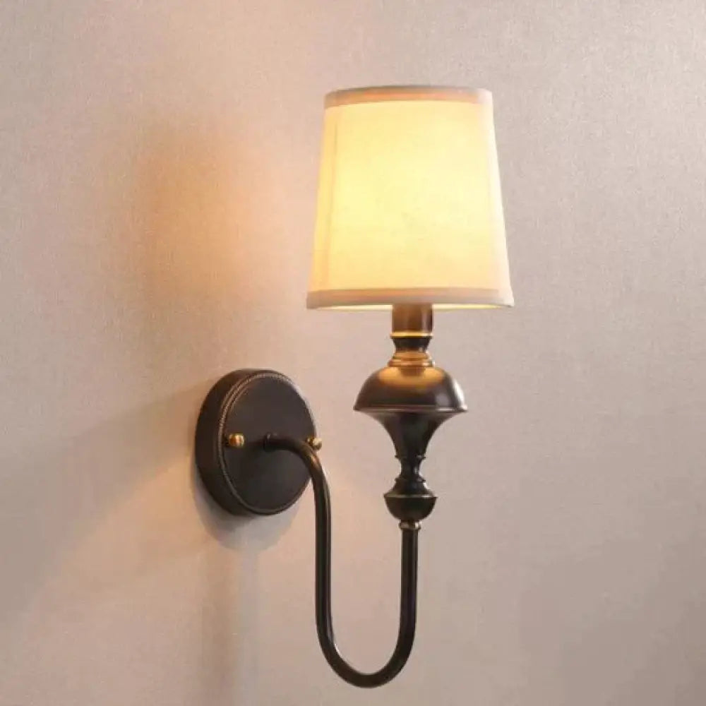 Gebogene Arm Schattierte Wandleuchte