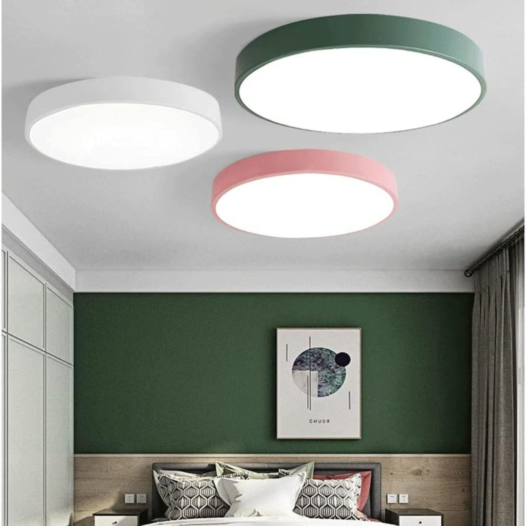 LED-Deckenleuchte zur flächenbündigen Montage für Flure