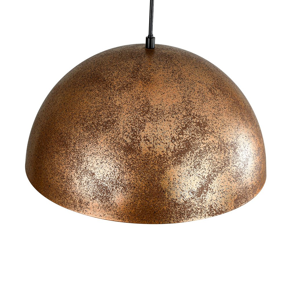 Pendelleuchte mit Metallkuppelschirm
