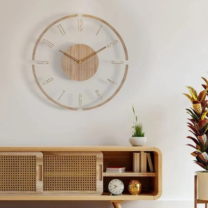 Analoge Wanduhr aus Holz für den Innenbereich