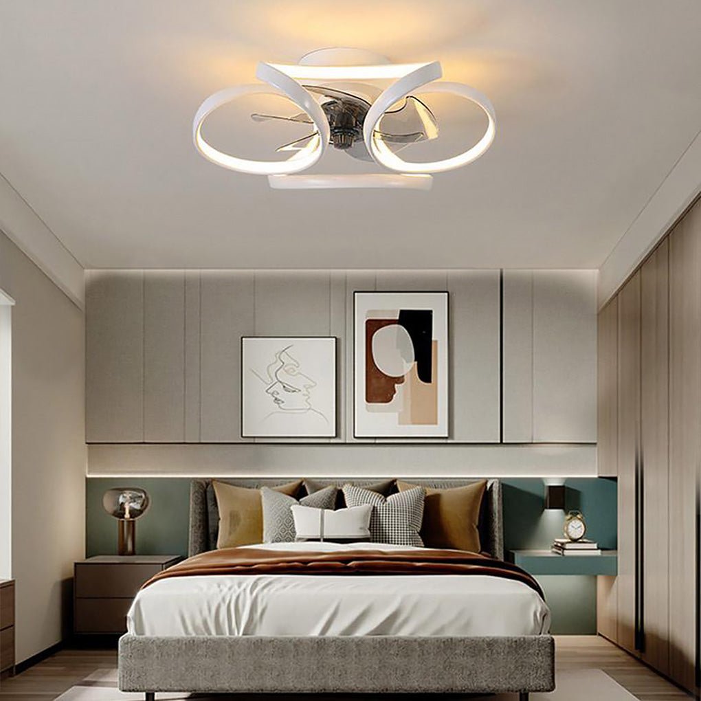 LED-Deckenventilator mit flacher Bauweise und Beleuchtung