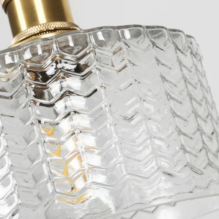 Pendelleuchte aus geripptem Glas