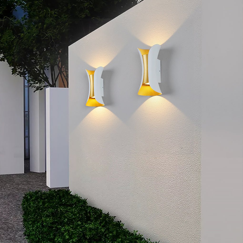 Bogenförmige bidirektionale Wandlampe Außen