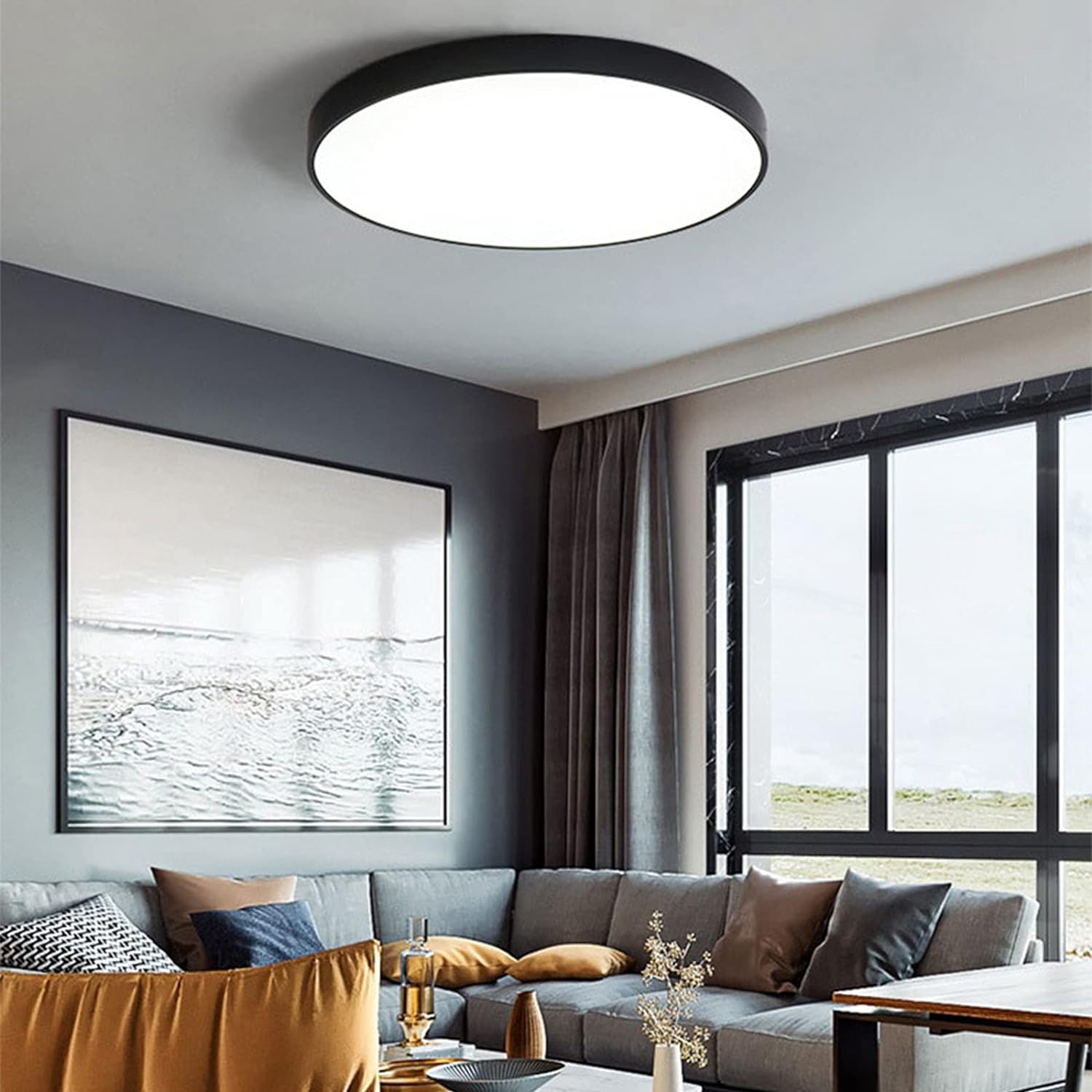 LED-Deckenleuchte zur flächenbündigen Montage für Flure