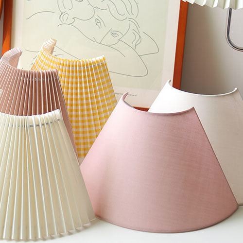 Kegelförmige Wandlampe