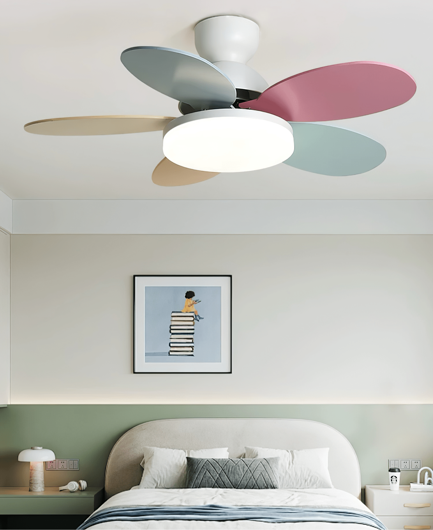 LED Deckenventilator mit blütenblattförmigen Flügeln