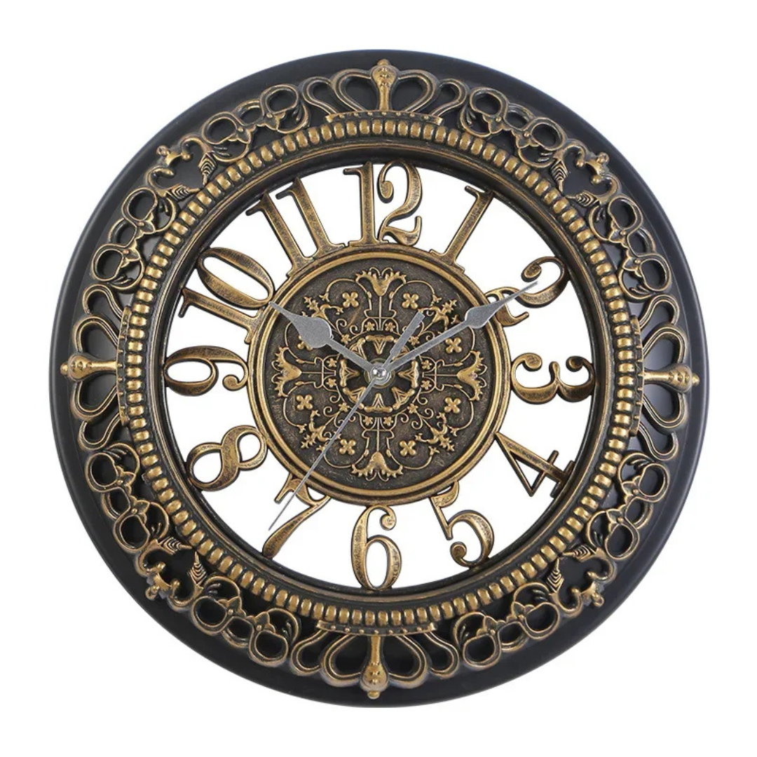 Aufwändige Wanduhr